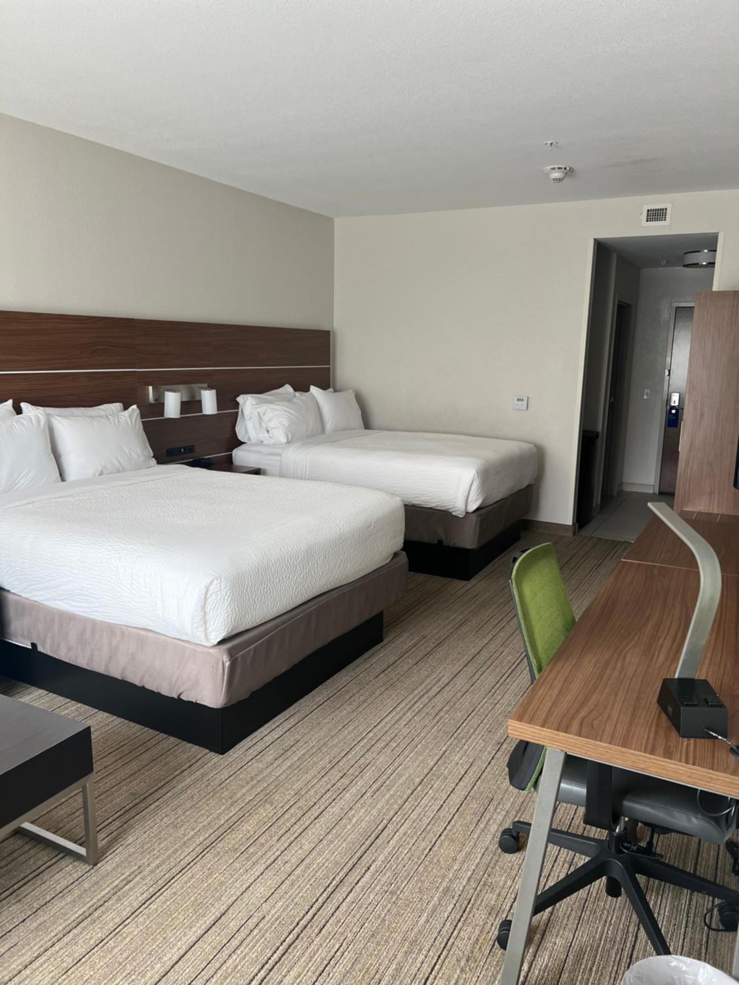 Holiday Inn Express & Suites Mobile - University Area By Ihg Exterior photo