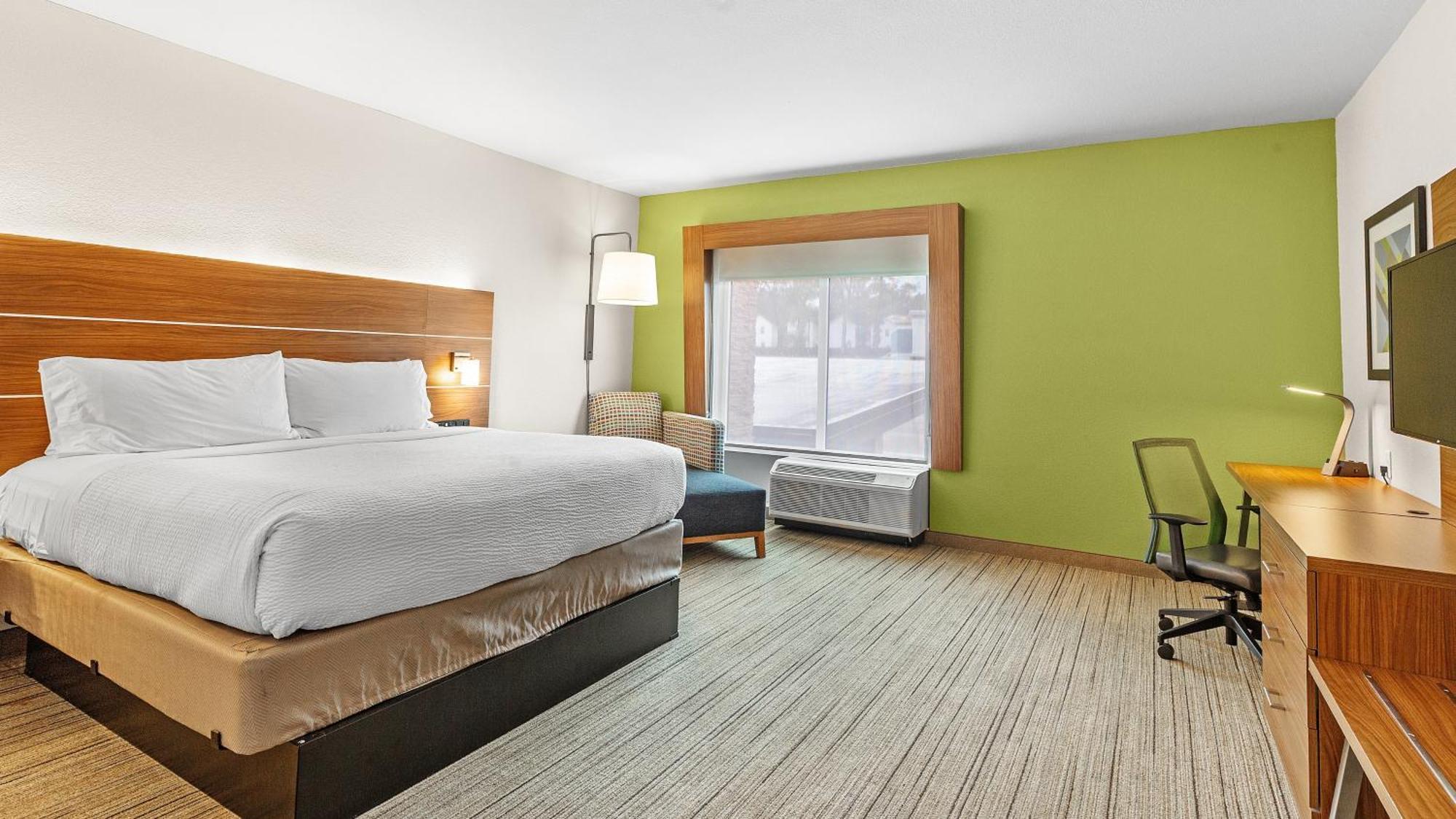 Holiday Inn Express & Suites Mobile - University Area By Ihg Exterior photo