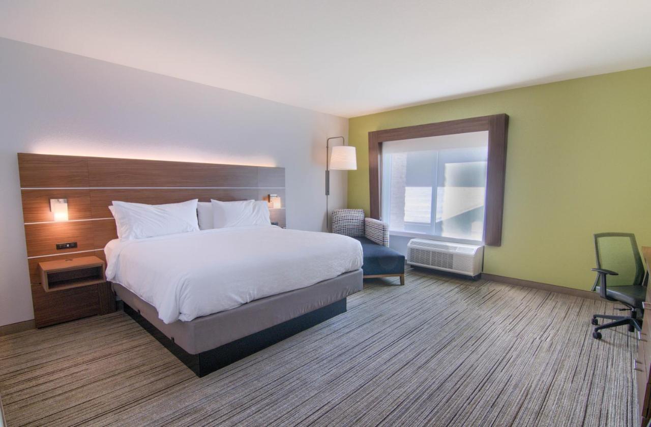 Holiday Inn Express & Suites Mobile - University Area By Ihg Exterior photo