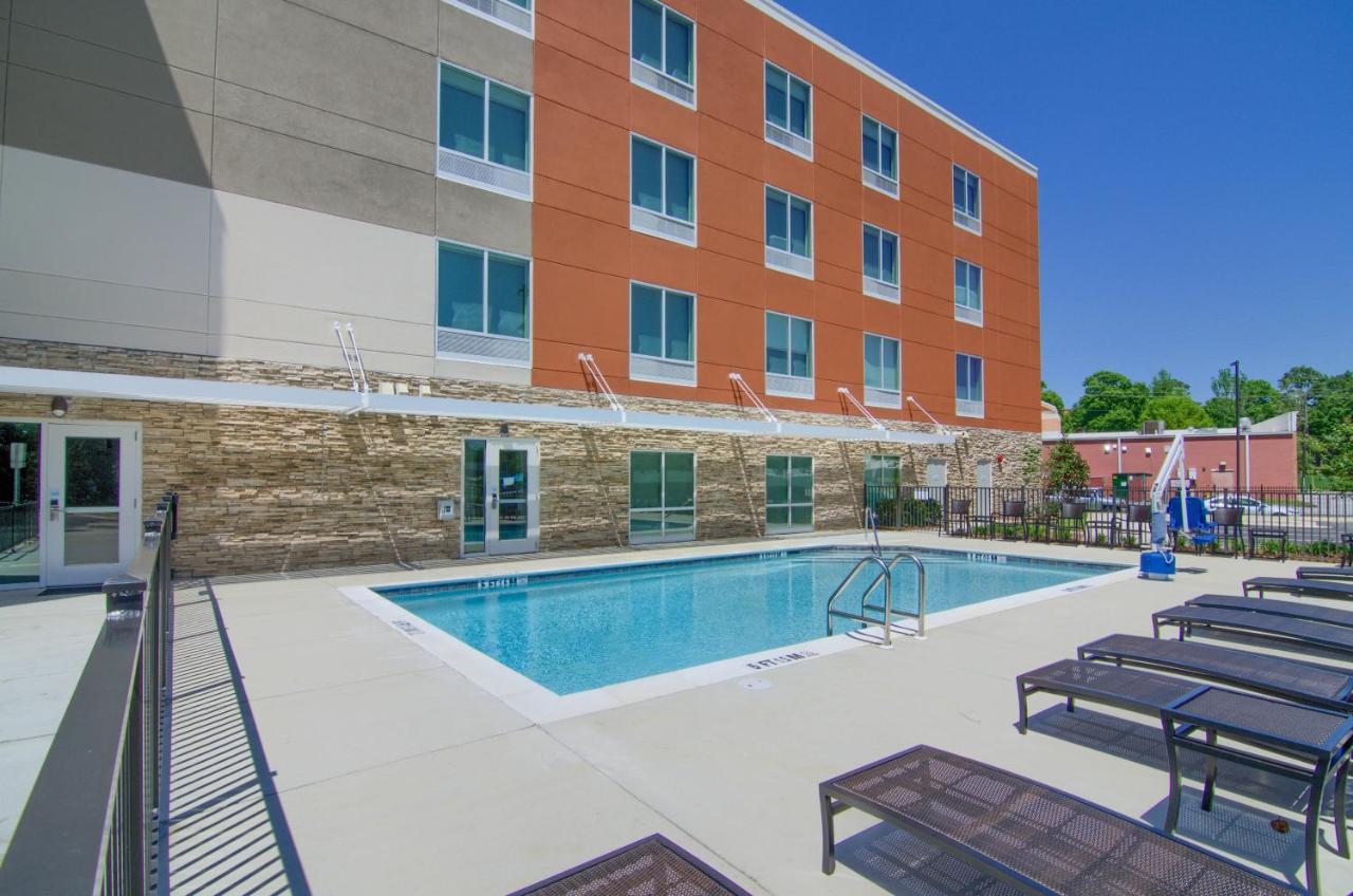 Holiday Inn Express & Suites Mobile - University Area By Ihg Exterior photo